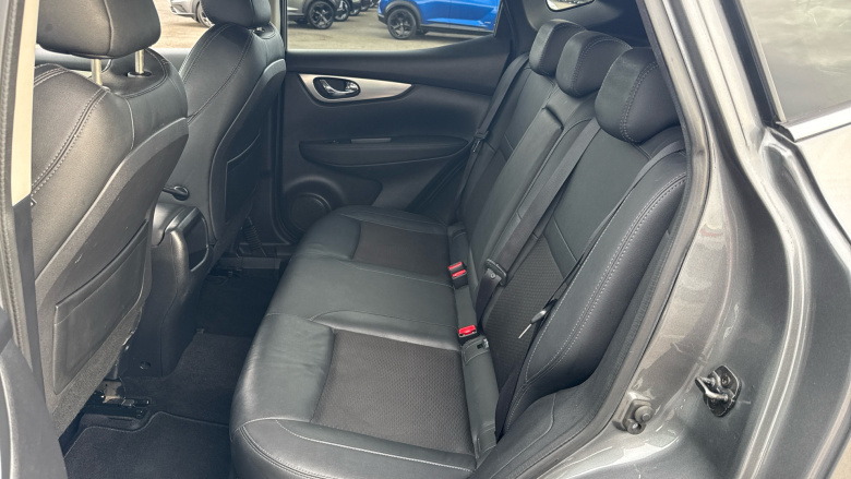 Nissan Qashqai 1.3 DiG-T Tekna 5dr Petrol Hatchback